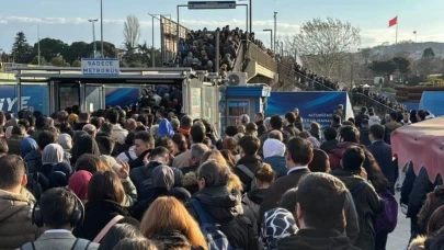 Avcılar'da metrobüs arızası!