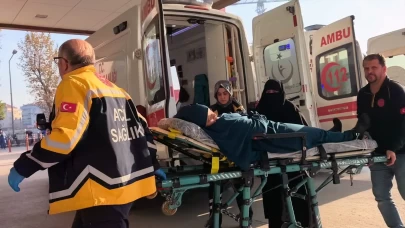 Marketten aldıkları tavuk sonrası hastaneye kaldırıldılar