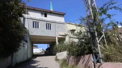 Alt geçit değil, cami geçit! Kamyonlara açık, iş makinelerine kapalı