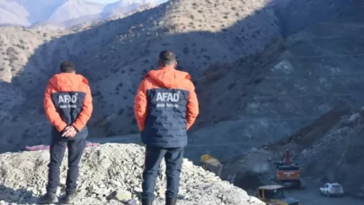 Maden ocağındaki göçükte kaybolan şantiye müdürünü arama çalışmalarına ara verildi