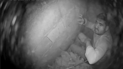 Beş katlı binanın havalandırma boşluğuna düştü: Duvar kırılarak kurtarıldı