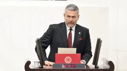 MHP’li Uysal, Erdemli’de esnafla bir araya geldi