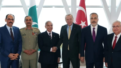 Bakü’de kritik görüşme! Erdoğan ve Şerif bir araya geldi: Kalıcı istikrar için katkı sunmaya devam edeceğiz