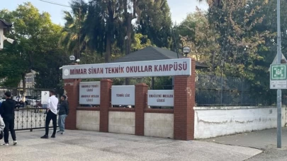 Aydın'da lisede bıçaklı kavga: 2 öğrenci yaralandı