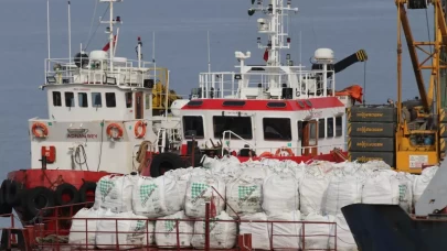 Kocaeli'de karaya oturan gemide sızıntı önlemi alındı