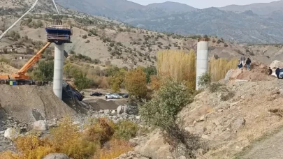 Diyarbakır'da viyadük iskele çöktü!