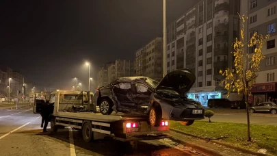 Kayseri’de iki otomobil çarpıştı: Yaralılar var