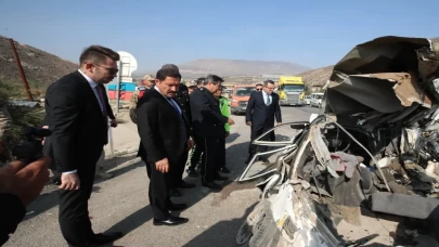 Freni arızalanan kamyon 8 araca çarptı, 4 kişi yaralandı