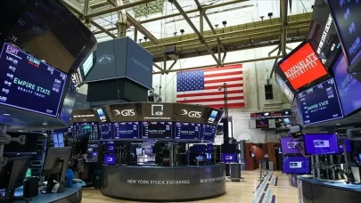 New York borsasında karışık seyir! Dow Jones rekor kırdı