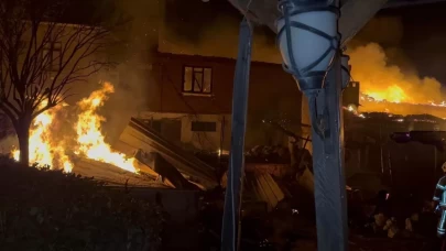 Bursa'da yangın paniği: Kafeden 2 eve sıçradı!