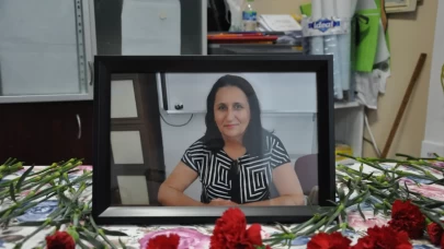 Öğretmenler Günü’nde hayatını kaybeden Gülşen öğretmen öğrencilerinin gözyaşlarıyla anıldı