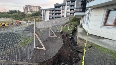 Bartın'da göçük sonrası dolgu ve beton çalışması yapılıyor