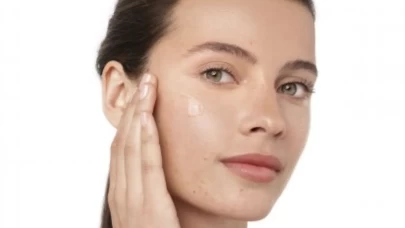 Bu küçük çizgi yaşlanmanın ilk adımı! İşte kimde nasıl ortaya çıkıyor