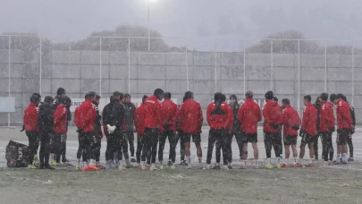 Sivasspor, kar altında çalıştı