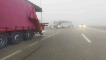 Pasinler yolunda feci kaza: Otobüs tıra çarptı