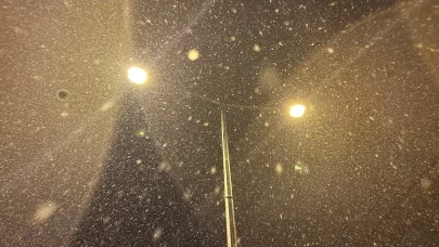 Van'da kar yağışı etkisini artırdı! Edremit beyaza büründü