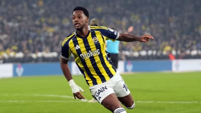 Jhon Duran, yine derbide sahne aldı