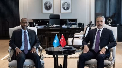 Dışişleri Bakanı Hakan Fidan Somalili bakan ile görüştü