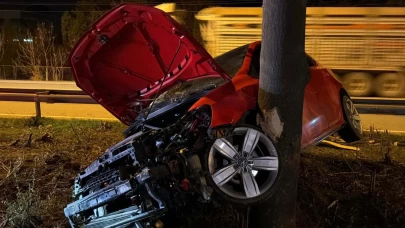 Eskişehir’de otomobil refüje çarptı: Sürücü ağır yaralandı