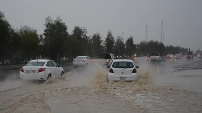 Süleymaniye’de sağanak yaşamı felç etti