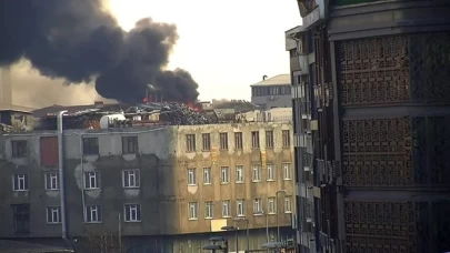 İstanbul'da bir binayı alevler sardı! Bölgeye ekipler sevk edildi