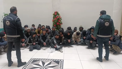 Amasya'da TIR’ın dorsesinde 42 kaçak göçmen yakalandı