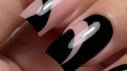 Evde jel tırnak uygulaması