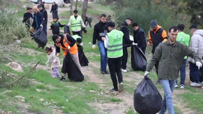 Belediye yapmadı, gönüllüler temizledi