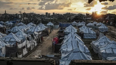 Filistinlilerin barındığı yüzlerce çadır sular altında kaldı