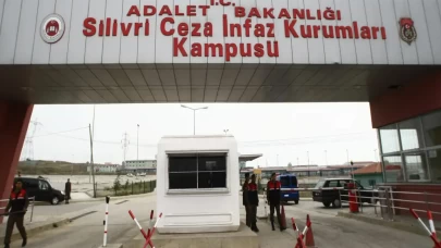 Enver Aysever ile Ekrem İmamoğlu'nun Silivri'de yaşadığı kavgada hakaretler birbiri ardına sıralandı!