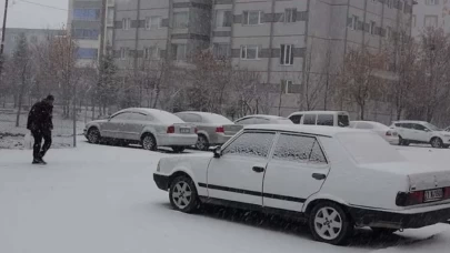 Bitlis'te köy okulları ve taşımalı eğitime 1 günlük kar tatili