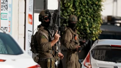 Ayrım Duvarı yakınında İsrail askerlerinden ateş: 2 Filistinli yaralandı