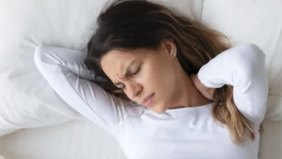 Eski yastığın boyun sağlığına verdiği gizli zarar şaşırttı