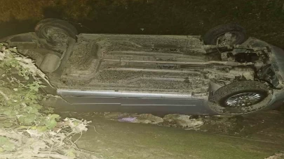Faciadan dönüldü: Otomobil su kanalına düştü!