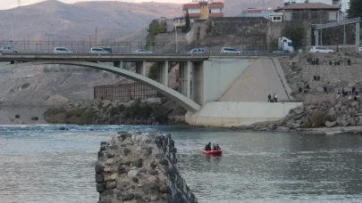 Cizre’de düşen terliğini almak isteyen çocuk Dicle Nehri’nde kayboldu: Arama çalışmaları sürüyor