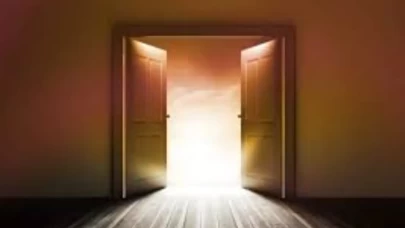 Kapanan ve açılan kapılar neyi temsil eder?