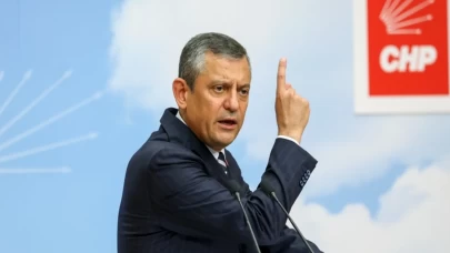 Başörtüsü takan Murat Övüç, 'Piyango kumar değildir' diyen Özgür Özel'i çağırdı! Şaşkınız! CHP'de neler oluyor?