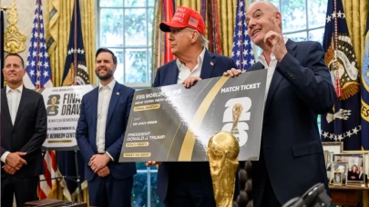 ABD Başkanı Trump'a 'FIFA Barış Ödülü' verildi