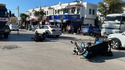 3 tekerlekli bisikletle motosiklet çarpıştı!