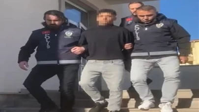 Tartıştığı arkadaşını sokak ortasında bıçaklayarak katletti