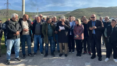 İzmir'de çöp protestosu: 'Harmandalı'nın ikinci Ümraniye olmasını istemiyoruz'