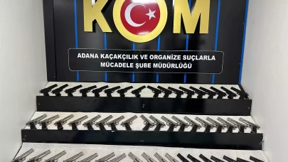 Otomobilin bagajından cephanelik çıktı