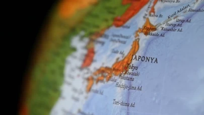 Japonya 7.6 büyüklüğünde depremle sarsıldı