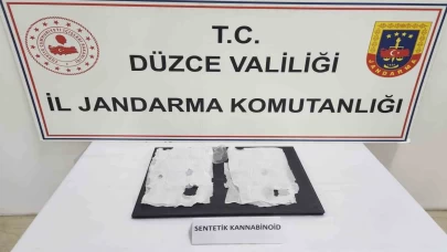 Düzce yolunda film gibi yakalama: Ayakkabıdan çıkanlar şoke etti