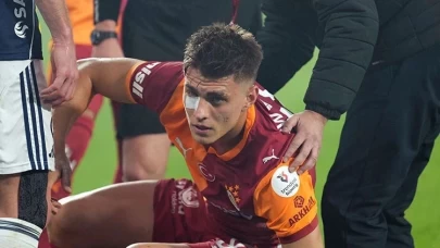 Derbide sahaya çakmak atan taraftar gözaltında