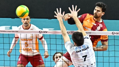 Galatasaray, Efeler Ligi'nde 5 sette güldü