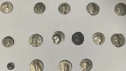 Kargoda Helenistik döneme ait 26 sikke ele geçirildi!
