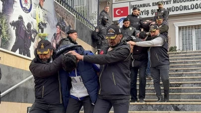 Bakırköy’de korkunç saldırı: Motosikletli kişiler kuyumcuya ateş açtı!