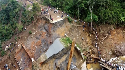 Endonezya’da sel ve heyelan felaketinde ölü sayısı 1053’e yükseldi