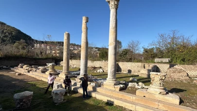 Amasra’nın binlerce yıllık mirası ortaya çıkıyor: 7 Roma sütunu yeniden ayağa kaldırılıyor